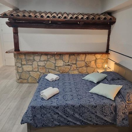 רוביני Rooms And Apartment Feral מראה חיצוני תמונה