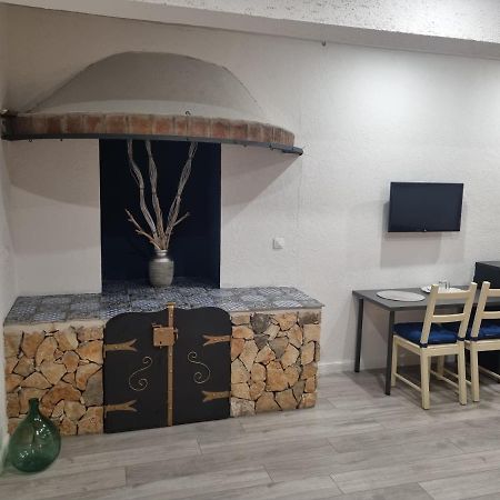 רוביני Rooms And Apartment Feral מראה חיצוני תמונה