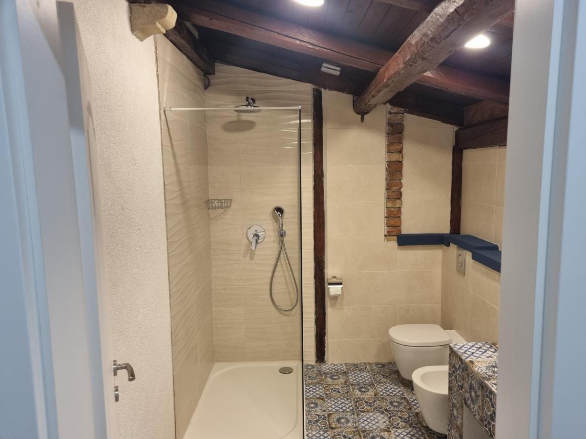 רוביני Rooms And Apartment Feral מראה חיצוני תמונה