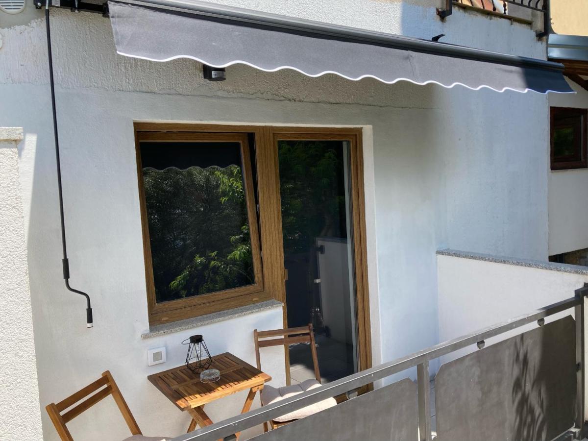 רוביני Rooms And Apartment Feral מראה חיצוני תמונה