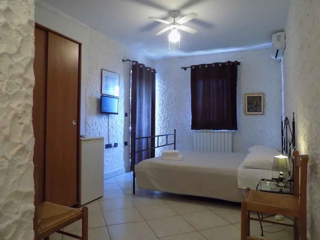 רוביני Rooms And Apartment Feral מראה חיצוני תמונה