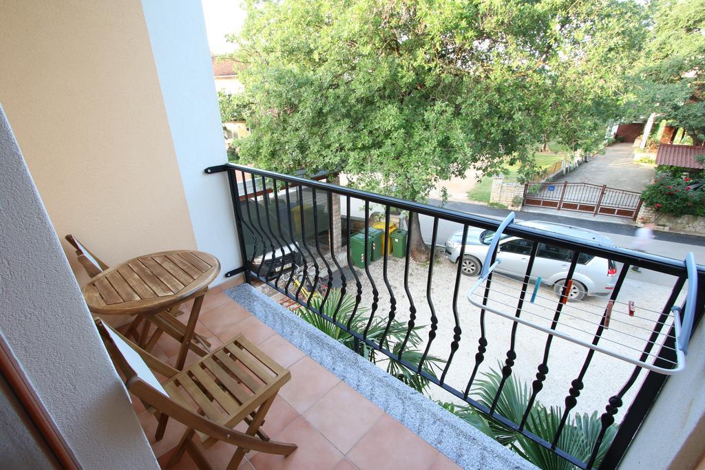רוביני Rooms And Apartment Feral מראה חיצוני תמונה