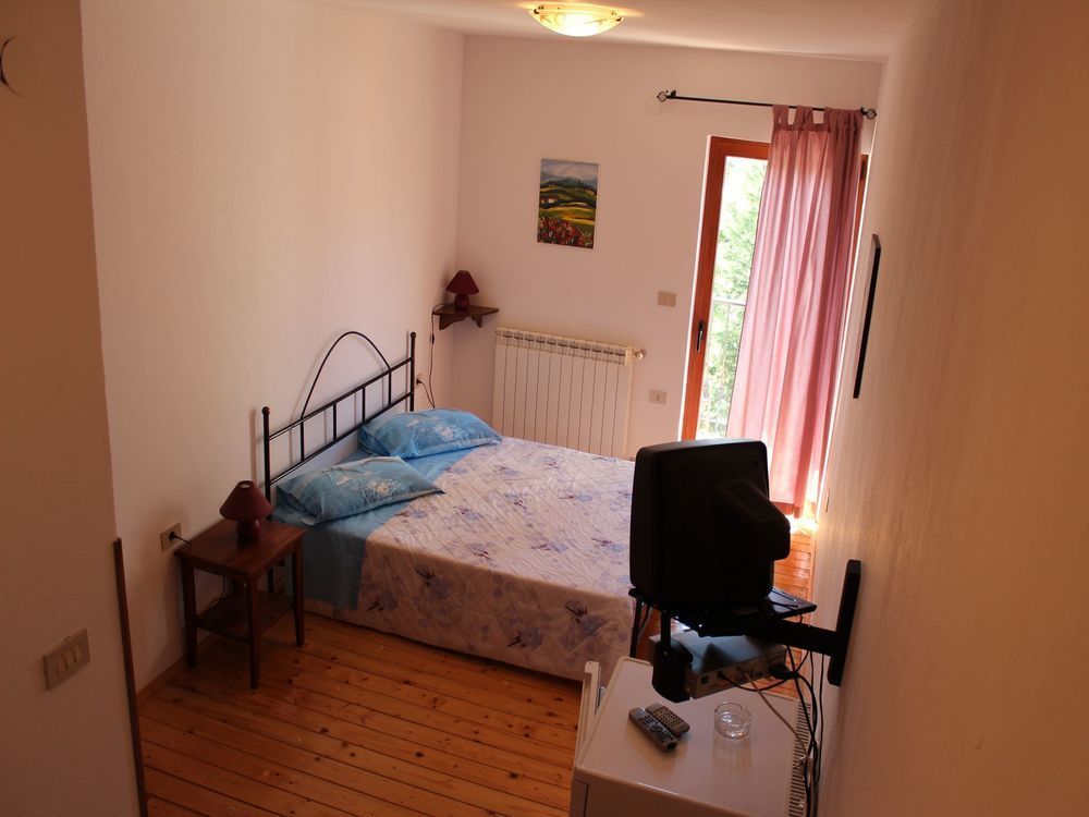 רוביני Rooms And Apartment Feral מראה חיצוני תמונה