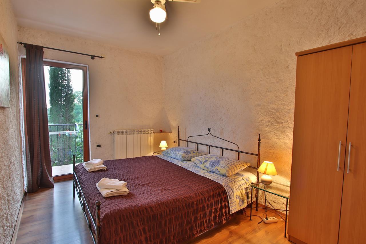 רוביני Rooms And Apartment Feral מראה חיצוני תמונה