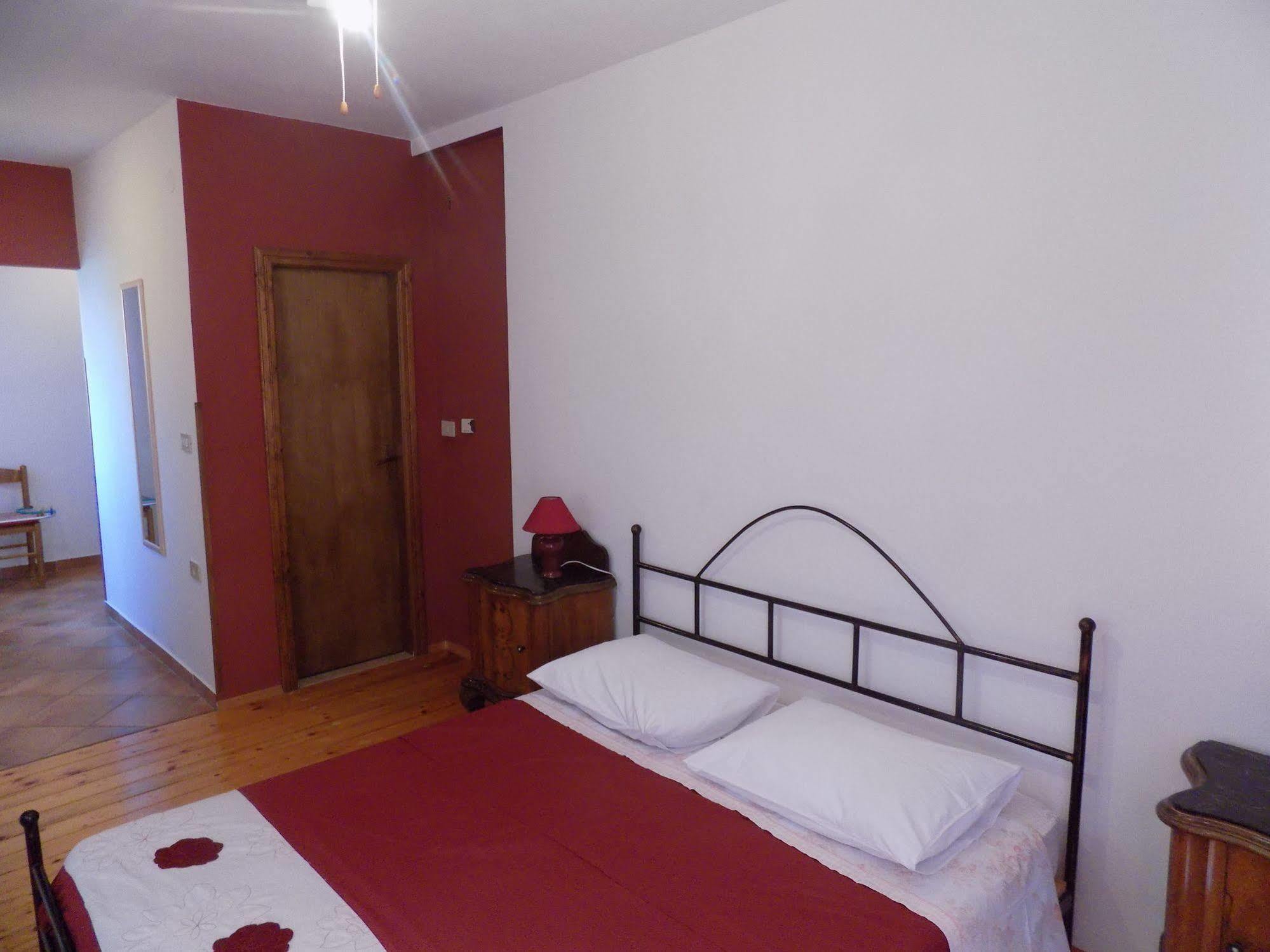 רוביני Rooms And Apartment Feral מראה חיצוני תמונה