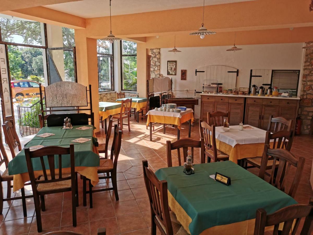 רוביני Rooms And Apartment Feral מראה חיצוני תמונה